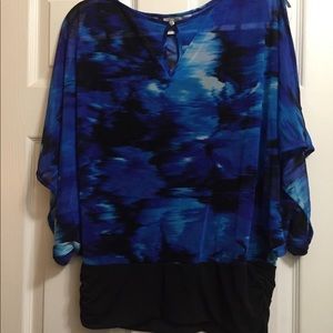 Jennifer Lopez peekaboo shoulder